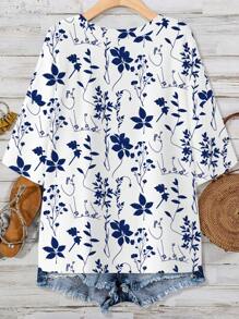EMERY ROSE Versatile Vacation Style Blue & White Ditsy Floral Pattern Crew Neck Chest Pocket Plus Size T-Shirt, Casual & Simple, Suitable For Summer