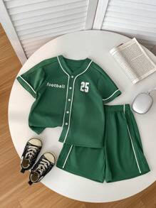 SHEIN 2 件男童休闲运动印花拼色短袖 T 恤和纯色短裤套装，适合通勤、上学、日常休闲、旅行、运动、节日、春夏秋冬四季