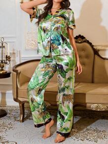 LuxeNights Conjunto de pijama de mujer con estampado elegante de animales y flores, de manga corta y cuello solapa