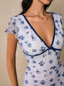 Poéselle Women's Elegant Blue Floral Print Midi Dress With V-Neck And Lettuce Trim Detail - Blue - View 4