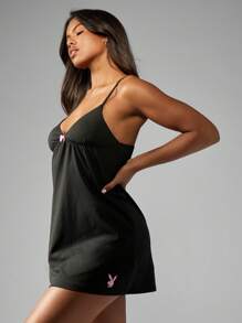 Missguided x Playboy 圣诞舒适缎面睡裙，精致蝴蝶结高腰设计 - 黑色 - 查看 6
