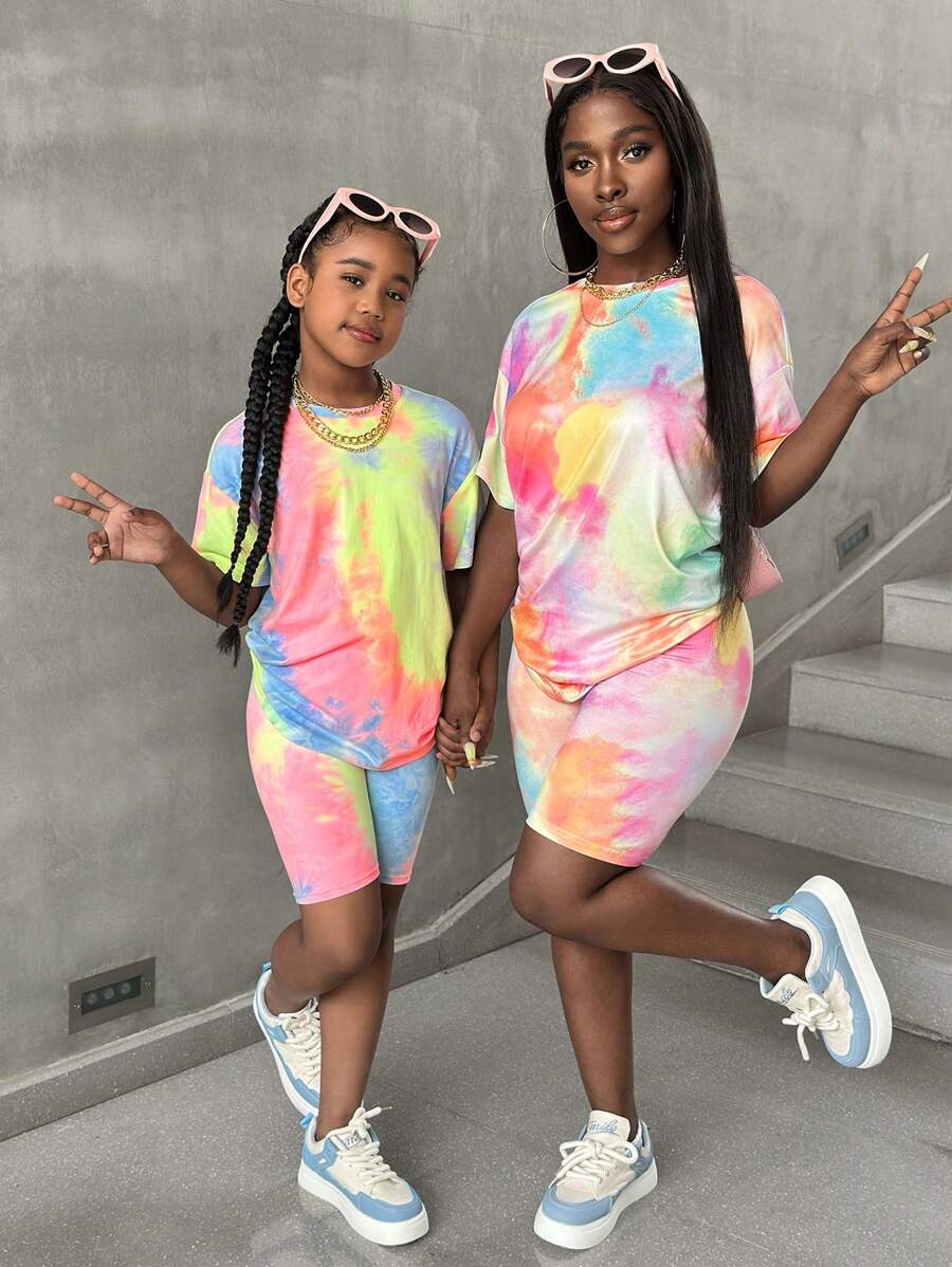 SHEIN Tween Girls Tie-Dye Print Oversized T-Shirt And Biker Shorts 2 Pieces Set, Casual Comfortable Matching Outfits, Mommy And Me Style (2 Sets Sold Separately)