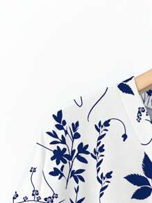 EMERY ROSE Versatile Vacation Style Blue & White Ditsy Floral Pattern Crew Neck Chest Pocket Plus Size T-Shirt, Casual & Simple, Suitable For Summer