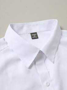 Manfinity Mode Men Plus Size Solid Color Single-Breasted Business Casual Long Sleeve Shirt, Fall