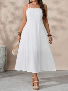 SHEIN Clasi 大码女式优雅纯色细肩带串珠装饰连衣裙 - 米色 - 查看 6