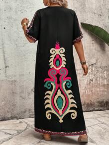 SHEIN Holidaya 大码女式印花波西米亚长裙，适合夏季度假 - 黑色 - 查看 2