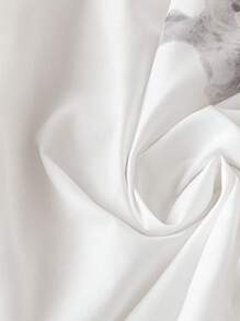 SHEIN LUNE 2 pezzi/set Completo di pantaloncini estivi per donne taglia grande, pantaloncini bermuda e top stampati in stile lino, comodi e alla moda - Bianco - Visualizzare 3