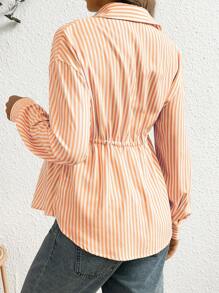 SHEIN Camisa de maternidad casual a rayas con cordón en la cintura, manga larga
