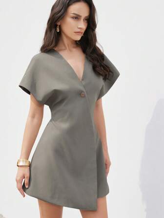 SHEIN Privé New European And American Fashion Minimalist Commuting Versatile Elegant Women's Sophisticated Luxury Solid Color Sculpted V-Neck Drop Shoulder Sleeve Single Metal Button Waist Cinched Asymmetric Design Women Short Dress