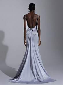 Elitara Elegante vestido de gala con tirantes finos de satén plateado, sin espalda, con cadena de cristales y lazo decorativo, con cola de pez extra larga. Vestido formal para mujeres, graduación, fiesta, eventos, boda