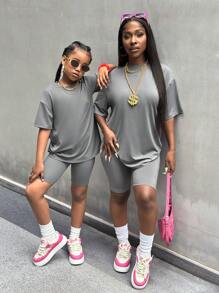 SHEIN Leap Crew Tween Girl Summer Casual Solid Color Round Neck Short Sleeve T-Shirt And Shorts Set Mommy And Me Matching Outfits(2 Sets Are Sold Separately) - Grey - View 1
