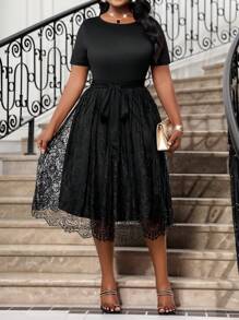 SHEIN Lady Vestidos de talla grande elegantes para primavera y verano con escote redondo, mangas con volantes y encaje negro, diseños para el Día de San Valentín, vestidos de fiesta elegantes de Año Nuevo y vacaciones, vestidos formales para el Día de San Valentín para mujeres