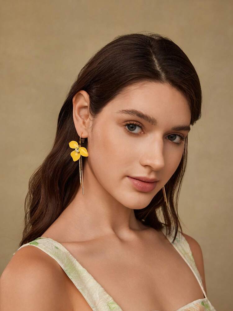 ASYMMETRICAL FLORAL WITH TASSEL DROP EARRINGS