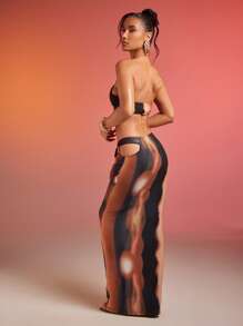 Hauture Halter Neck Dramatic Plunge Neck Printed Mesh Dress With Gold Metal Hardware Detail - Multicolor - View 3