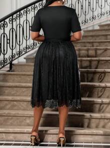 SHEIN Lady Vestidos de talla grande elegantes para primavera y verano con escote redondo, mangas con volantes y encaje negro, diseños para el Día de San Valentín, vestidos de fiesta elegantes de Año Nuevo y vacaciones, vestidos formales para el Día de San Valentín para mujeres
