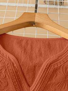 GlowEve 女式白色V领刺绣短袖衬衫 - 橘色 - 查看 3