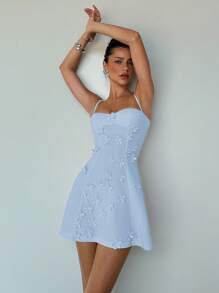 Aloruh 女式性感可爱 YTK 小罩杯细节前部 3D 花卉装饰修身 A 字形吊带连衣裙 - 藍色 - 查看 2