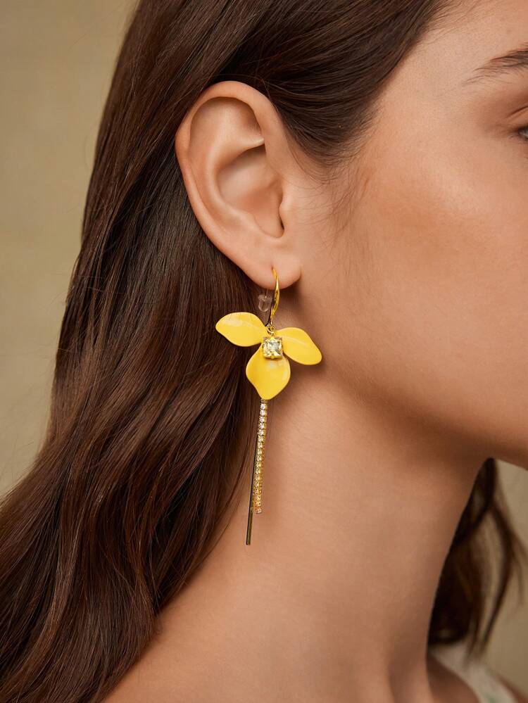 ASYMMETRICAL FLORAL WITH TASSEL DROP EARRINGS