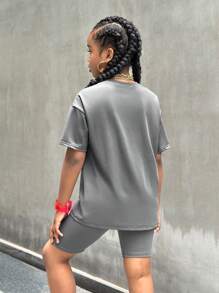 SHEIN Leap Crew Tween Girl Summer Casual Solid Color Round Neck Short Sleeve T-Shirt And Shorts Set Mommy And Me Matching Outfits(2 Sets Are Sold Separately) - Grey - View 3