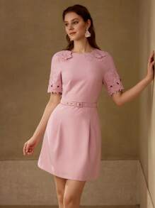 MOTF PREMIUM VESTIDO CEÑIDO CON BORDADO FLORAL - Rosa - Ver 4