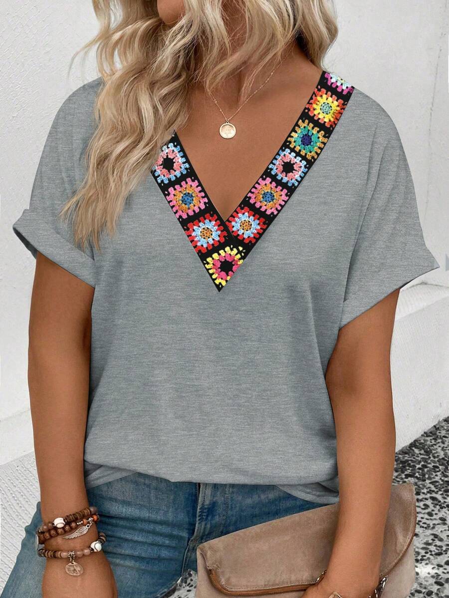 SHEIN VCAY CURVE Women Vintage Floral Print V-Neck Short Sleeve Fold Cuff Casual Versatile T-Shirt, Plus Size - Grey - View 1