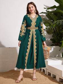 阿拉伯传统优雅长袖连衣裙，适合少女穿着，纯色，饰以金色蕾丝刺绣，V领，花朵荷叶边装饰喇叭袖，宽松版型，配有蝴蝶结腰带，阿巴雅长袍 - 墨綠色 - 查看 5