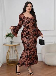 Modelyn Plus Size Elegant Bell Sleeve Lace Mermaid Dress For Spring/Summer - Brown - View 5
