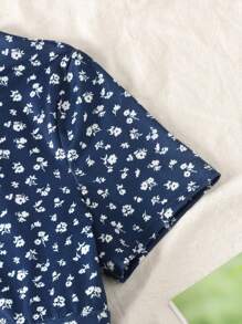 SHEIN 少女休闲装、度假装、家庭聚会装、街头装、约会装、返校季装，舒适的海军蓝碎花 A 字形裹身连衣裙 - 藏蓝色 - 查看 5