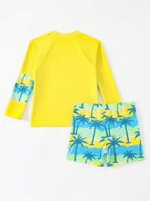 Conjunto de traje de baño de vacaciones para niño con top de manga larga con estampado de palmeras y shorts