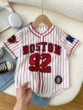 SHEIN Young Boys Casual Sports Streetwear Letter Color Block Stripe English Print Open Front Short Sleeve Shirt, Suitable For Commuting, School, Everyday Casual, Travel, Sports, Holiday Gatherings, All Seasons