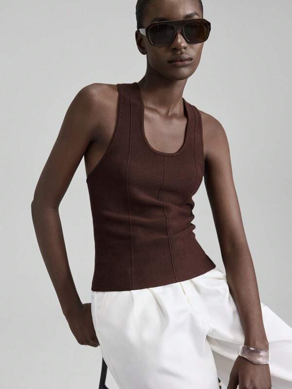 Ontre Camiseta sin mangas de mujer de unicolor minimalista con cuello redondo y espalda de cruzada, con detalle de fruncido en la cintura, color blanco, adecuada para uso casual, commuter, festivales de música, brunch