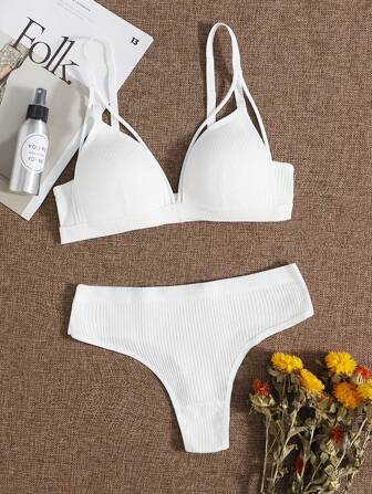 لانجري مجموعة صدرية و بنطلون داخلي بارز