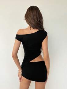 SHEIN ICON 1 套女式性感简约黑色单肩褶饰腰部上衣不对称下摆迷你裙 - 黑色 - 查看 3