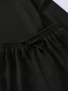 SHEIN LMoss Kids 两件套女童套装：针织纯色宽松圆领T恤和修身针织短裤 - 黑色 - 查看 3