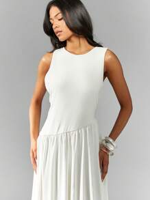 MISSGUIDED Vestido largo asimétrico con escote en la espalda y cintura con recorte sin mangas - Blanco - Ver 4