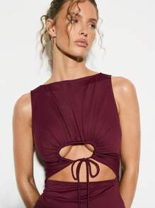 KIZN 时尚套装，搭配侧系带喇叭裤和镂空前短款上衣，节日派对俱乐部晚装 - 酒紅色 - 查看 4