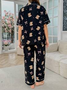 SHEIN Bộ đồ ngủ tay ngắn in hình gấu nơ cổ rộng cỡ lớn kèm quần dài - màu đen - Xem 2