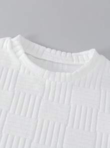 Conjunto de 2 piezas para niños pequeños con top de manga corta informal y cómodo, y shorts de mezclilla rotos