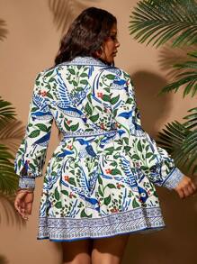 SHEIN SXY Robe courte à col chemise avec ceinture offerte, imprimé floral, oiseau, botanique, rétro, motif de porcelaine bleu et blanc. Coupe élégante et sexy, convient pour un usage quotidien. Tailles plus