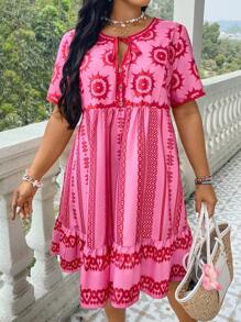 SHEIN VCAY Vestido casual de talla grande para mujer con estampado geométrico, cordón, escote en V y manga corta, ropa bohemia para mujer, ropa de vacaciones tropicales, ropa de mujer con flores tropicales