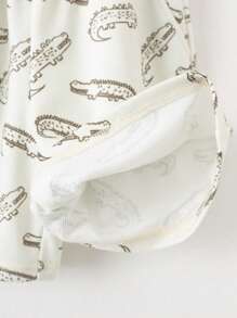 Loomiva Young Boy Comfortable Crocodile Print Cute & Funny Style Shorts, Suitable For Spring/Summer - Multicolor - View 4