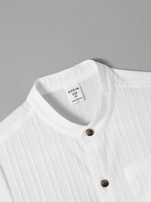 SHEIN Leap Crew 男童纹理白色短袖立领衬衫，休闲、学院风、舒适、时尚、百搭、柔软，适合日常穿着、上学、旅行、度假、海滩 - 白色 - 查看 4