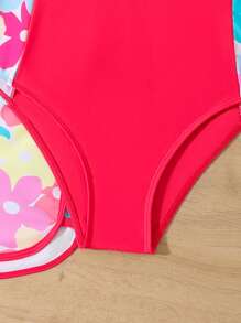 SHEIN Girls' Palm Tree Print Patchwork Solid Color One-Piece Swimsuit With Palm Tree Print Shorts, Suitable For Summer, Surfing, Beach, Vacation, Pool Young Girl Summer Outfits Young Girls Sets Bathing Suits For Teens Sets Swimming Suits For Teens Girls Swimming Suits For Girl - Red - View 4