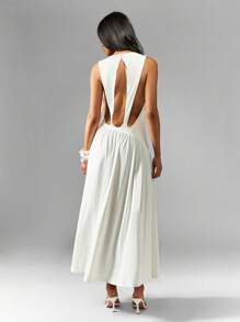 MISSGUIDED Vestido largo asimétrico con escote en la espalda y cintura con recorte sin mangas - Blanco - Ver 2