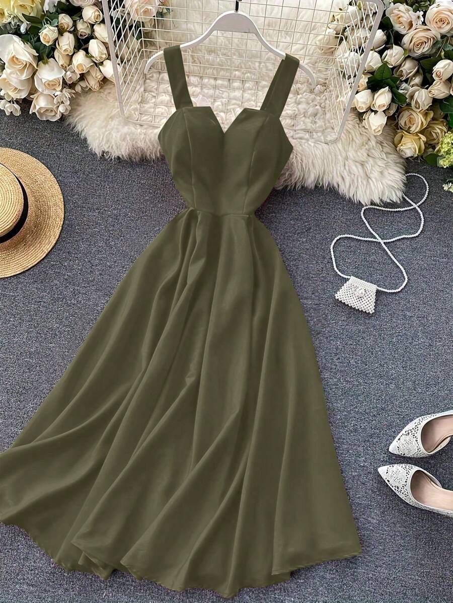 SHEIN Clasi Ladies' Solid Color Simple Daily Spaghetti Strap Swing Dress For New Year Clothes Maxi Women Outfit - Green - View 1