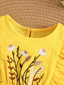 SHEIN Playful Pals Baby Girl Yellow Summer Holiday Style Dress With Embroidery Design And Ruffle Hem, Suitable For Outing And Everyday Wear Yellow Baby Outfit Yellow Dresses For Toddlers - Yellow - View 4