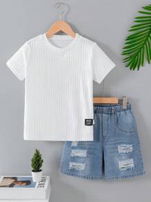 Conjunto de 2 piezas para niños pequeños con top de manga corta informal y cómodo, y shorts de mezclilla rotos
