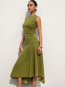 SHEIN Privé European & American Style Minimalist Elegant Ladies Commute & Date Solid Color Round Neck Gathered Waist Asymmetrical Asymmetric Hem Sleeveless Dress - Green - View 4