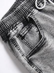 Manfinity LEGND Men's Solid Color Skinny Pocket Casual Fashion Denim Slim Waisted Long Pants