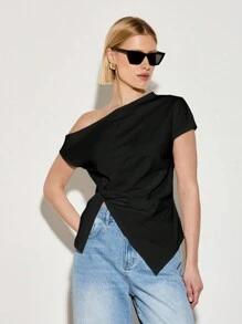 AiiRZ Off-The-Shoulder Asymmetrical T-Shirt With Twist Detail - Black - View 8